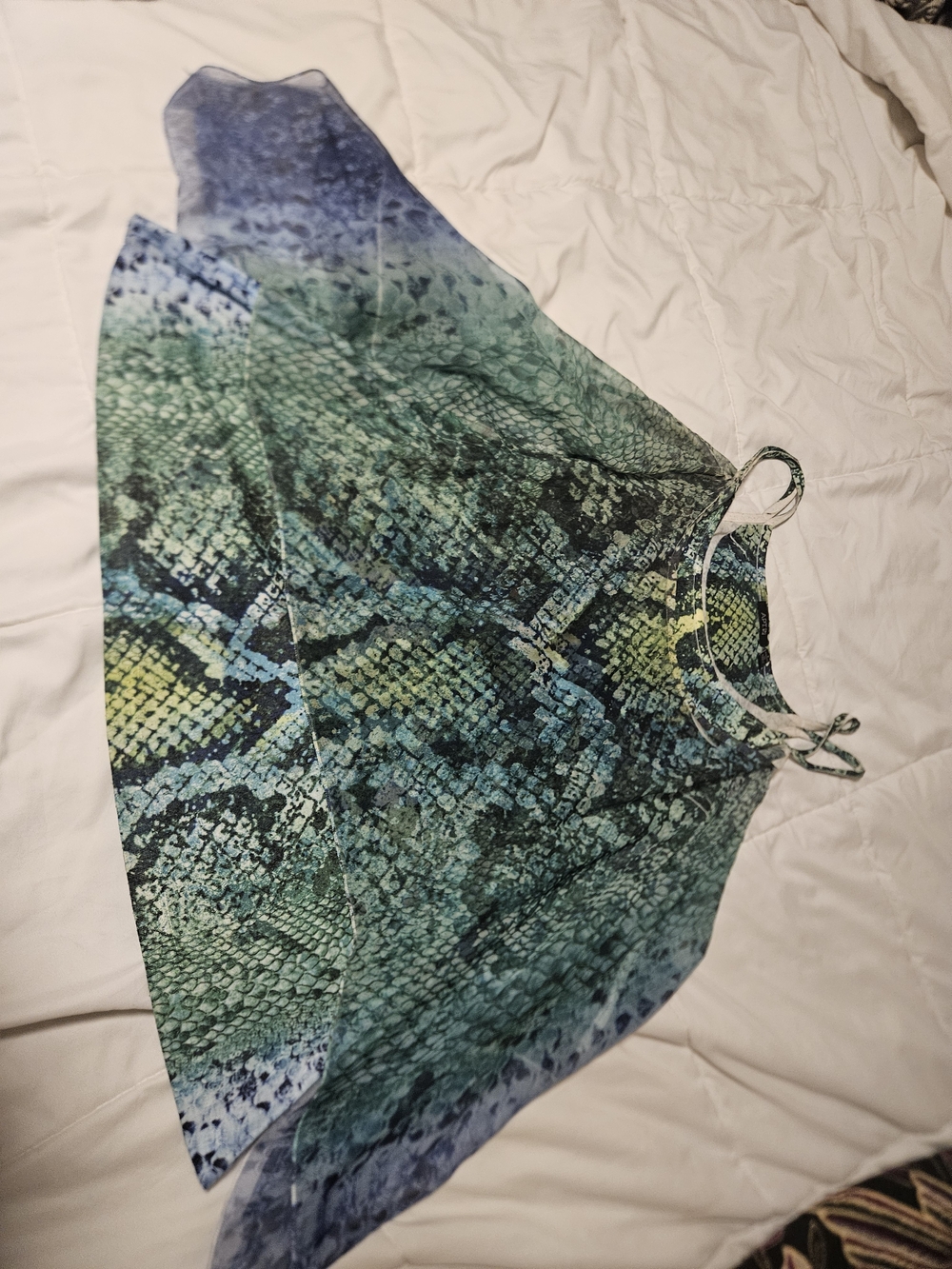 APT 9 Women's 2-piece Green tie dye snakeskin Poncho & Tank Top